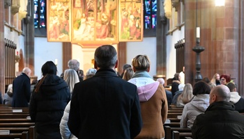 Weihbischof zu Gast bei der Caritas