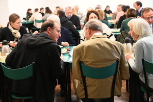 Weihbischof zu Gast bei der Caritas