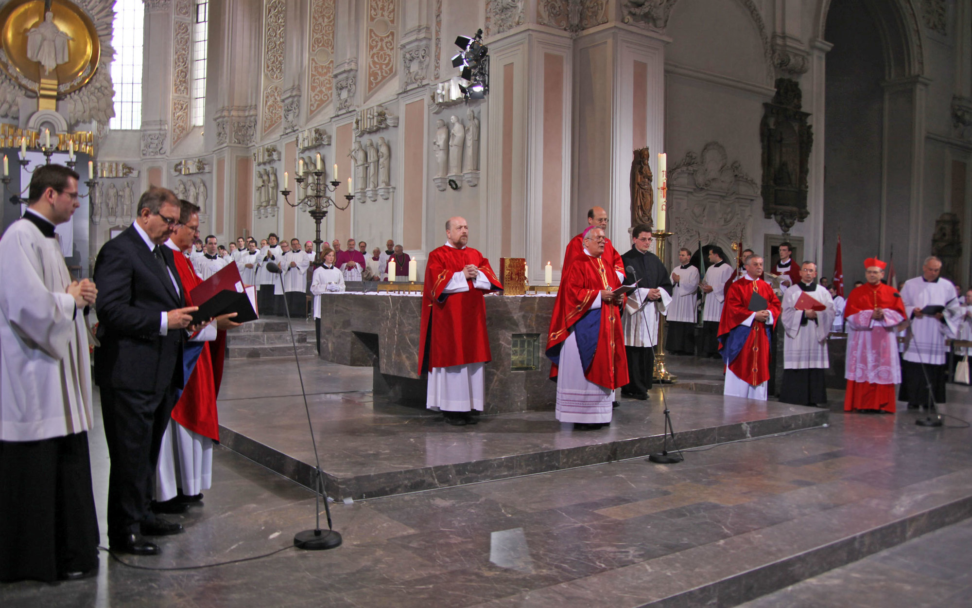 Bischof Dr. Friedhelm Hofmann